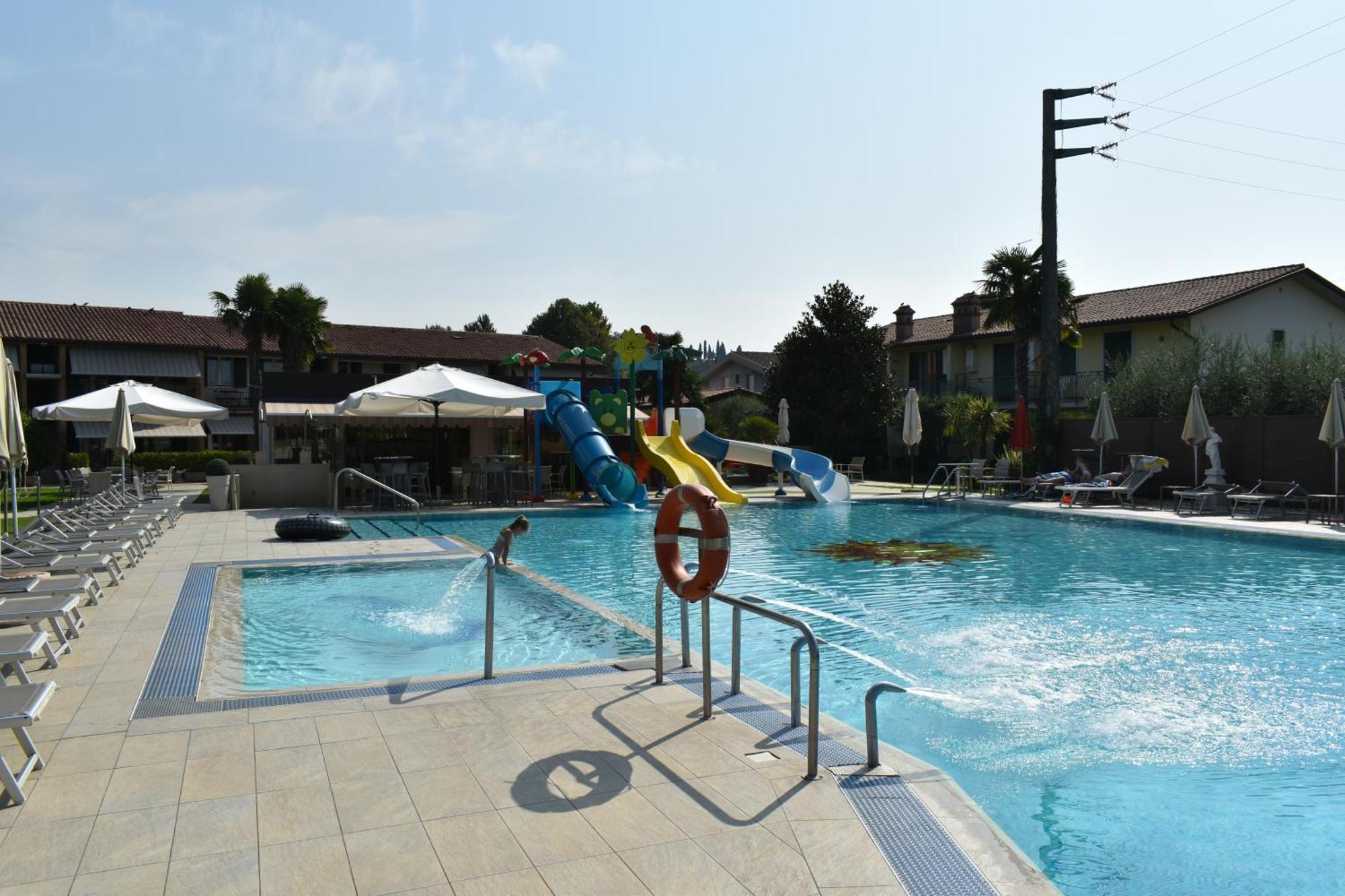 Residence La Margherita Λατζίζε Εξωτερικό φωτογραφία
