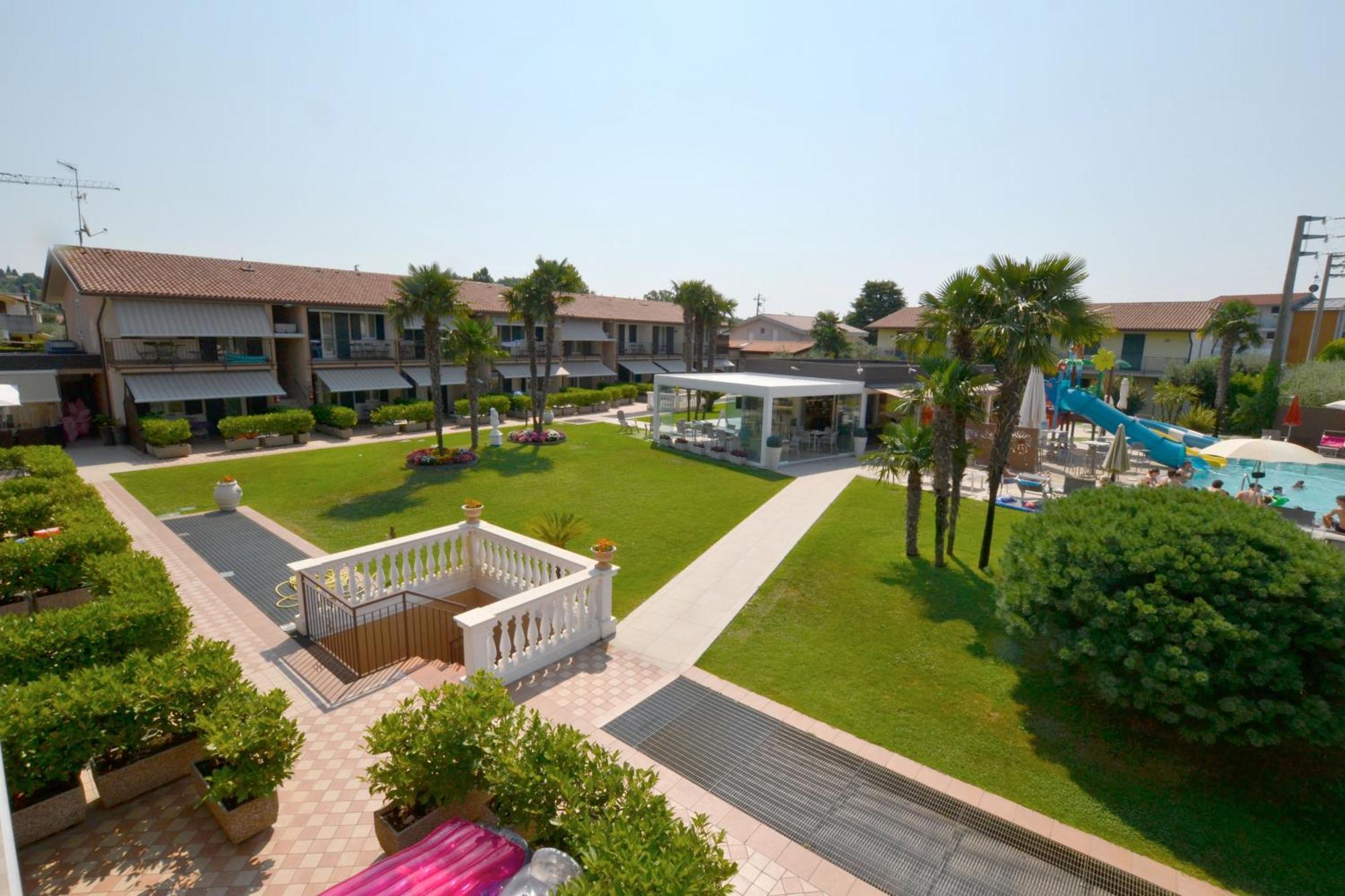 Residence La Margherita Λατζίζε Εξωτερικό φωτογραφία