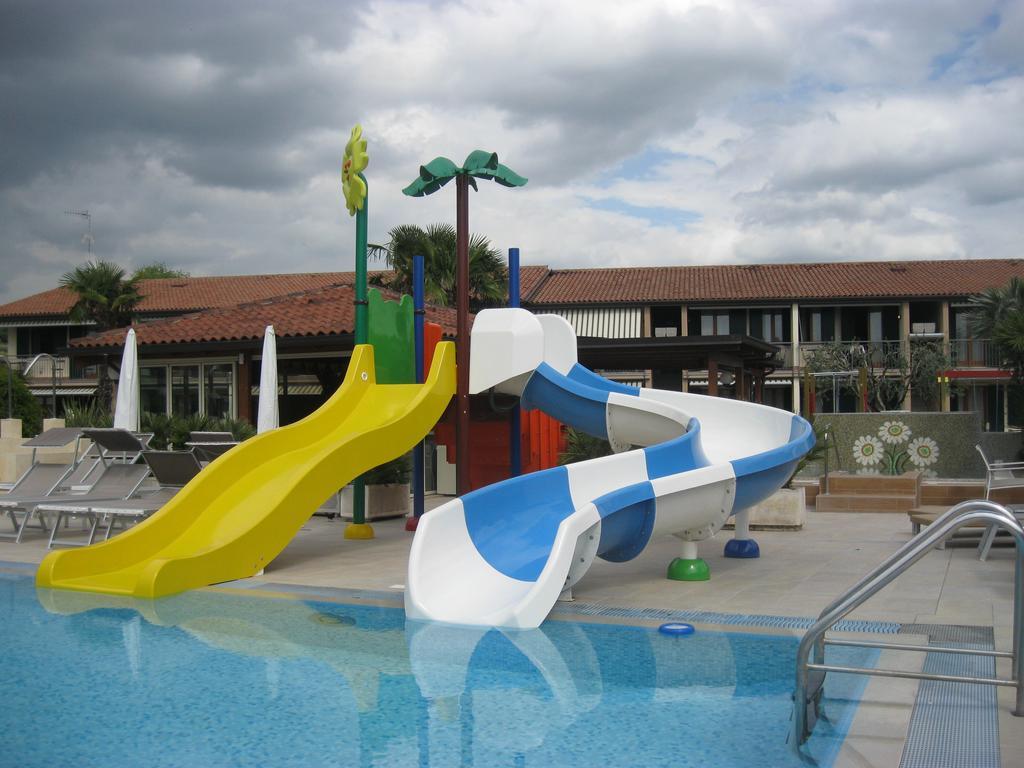 Residence La Margherita Λατζίζε Εξωτερικό φωτογραφία