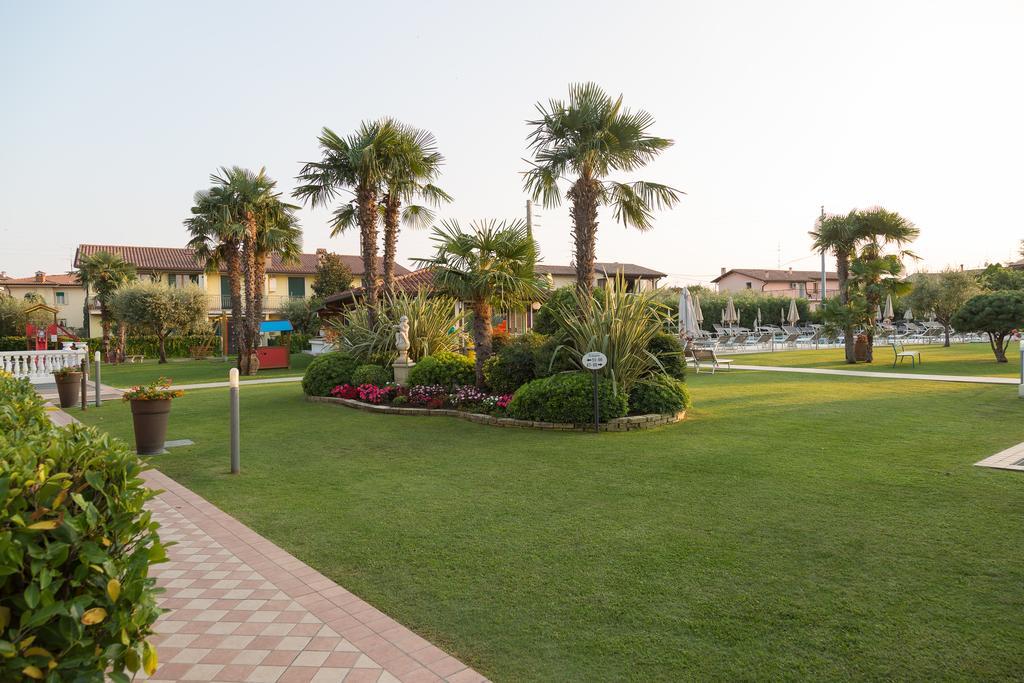 Residence La Margherita Λατζίζε Εξωτερικό φωτογραφία