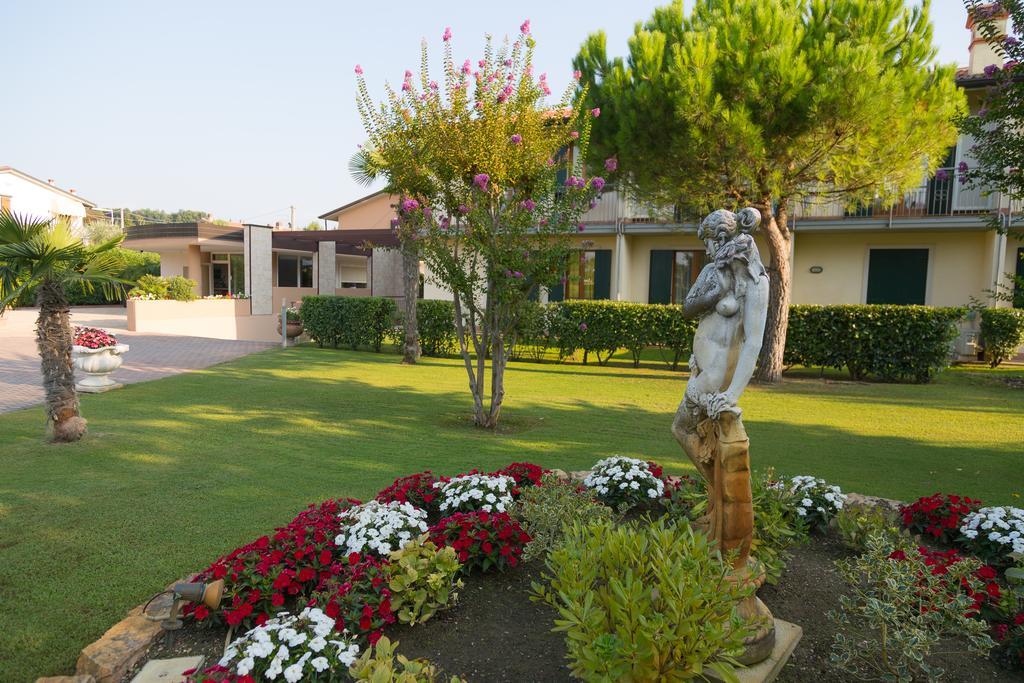 Residence La Margherita Λατζίζε Εξωτερικό φωτογραφία