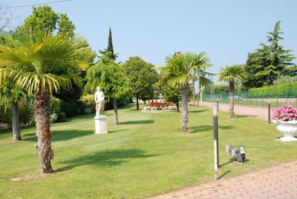 Residence La Margherita Λατζίζε Εξωτερικό φωτογραφία